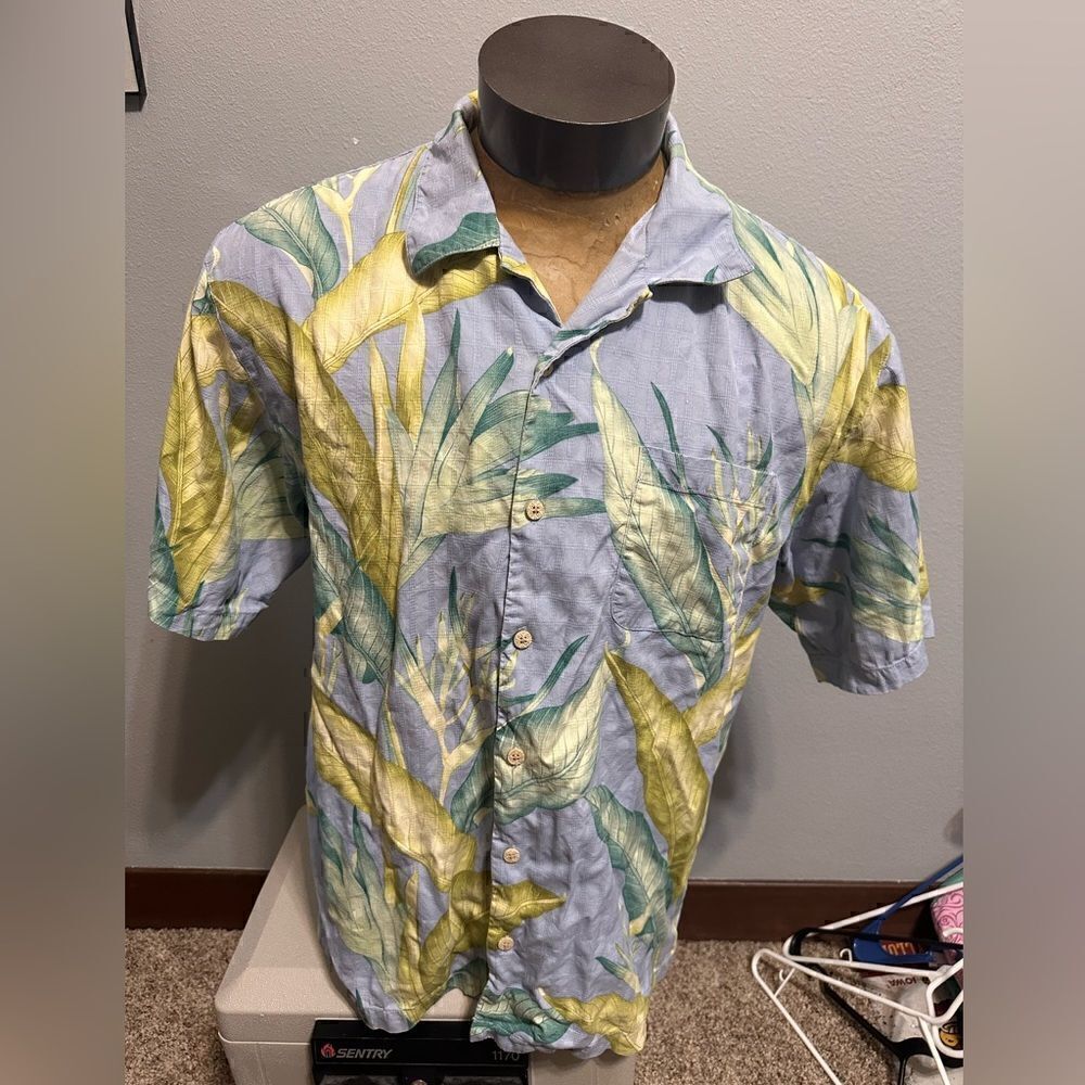 Tommy Bahama Men’s Large Silk Hawaiian Short Sleeve Shirt